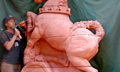 Katherine Worthington carving statue