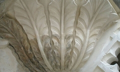 Fanned capitals