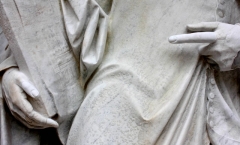Giotto statue with repaired finger and thumb Giotto statue with repaired finger and thumb