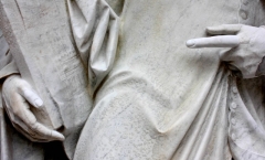 Giotto statue with repaired finger and thumb